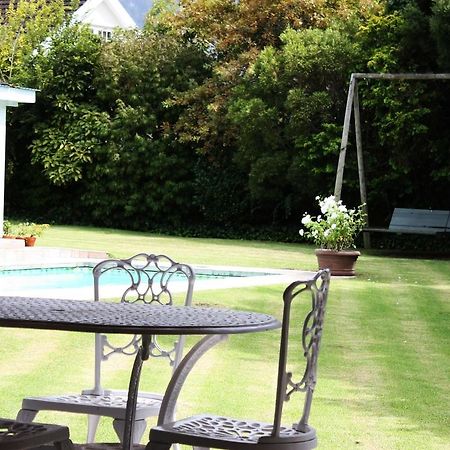 Camelot In Constantia Bed & Breakfast Кейптаун Екстериор снимка