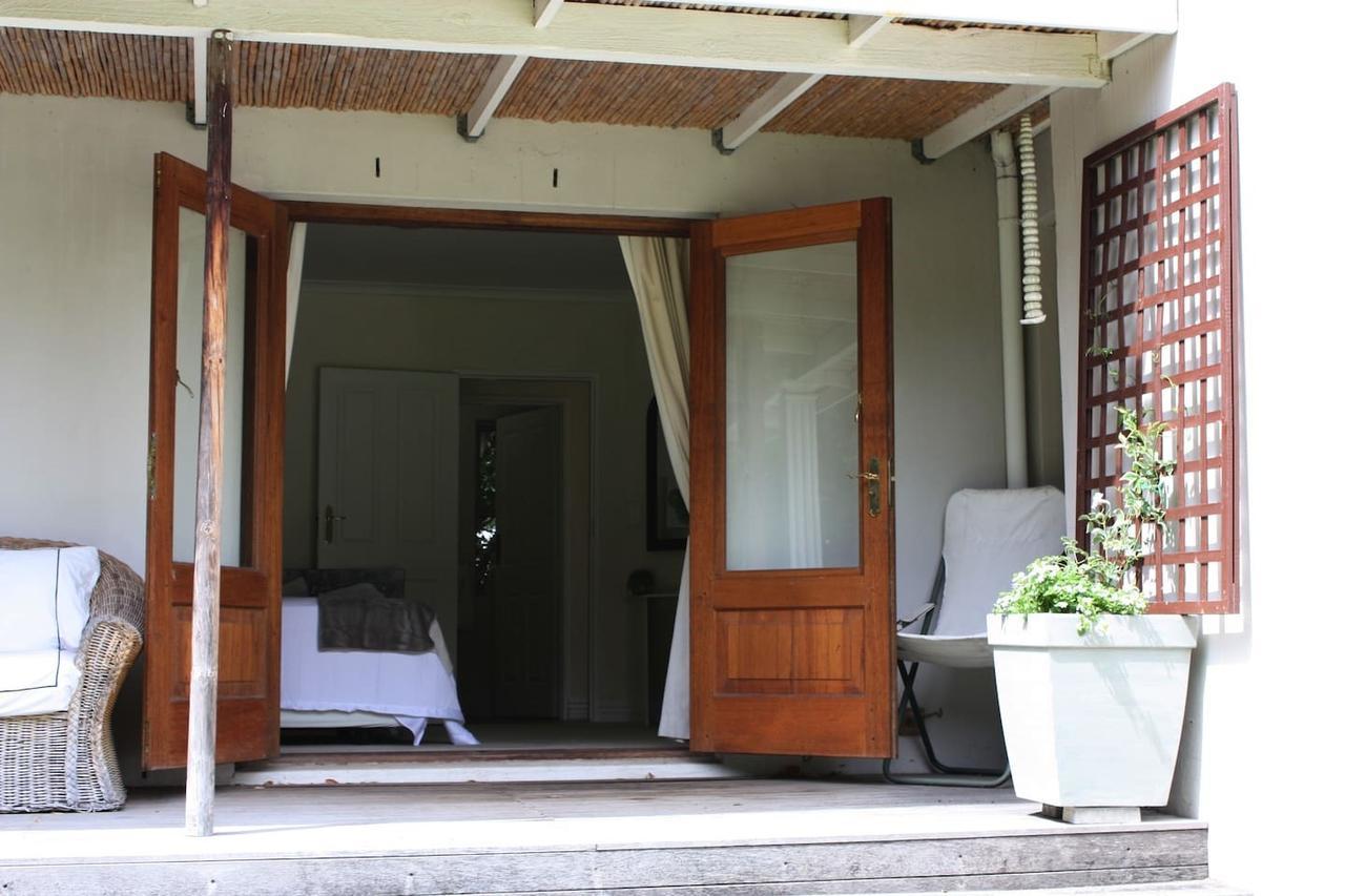 Camelot In Constantia Bed & Breakfast Кейптаун Екстериор снимка