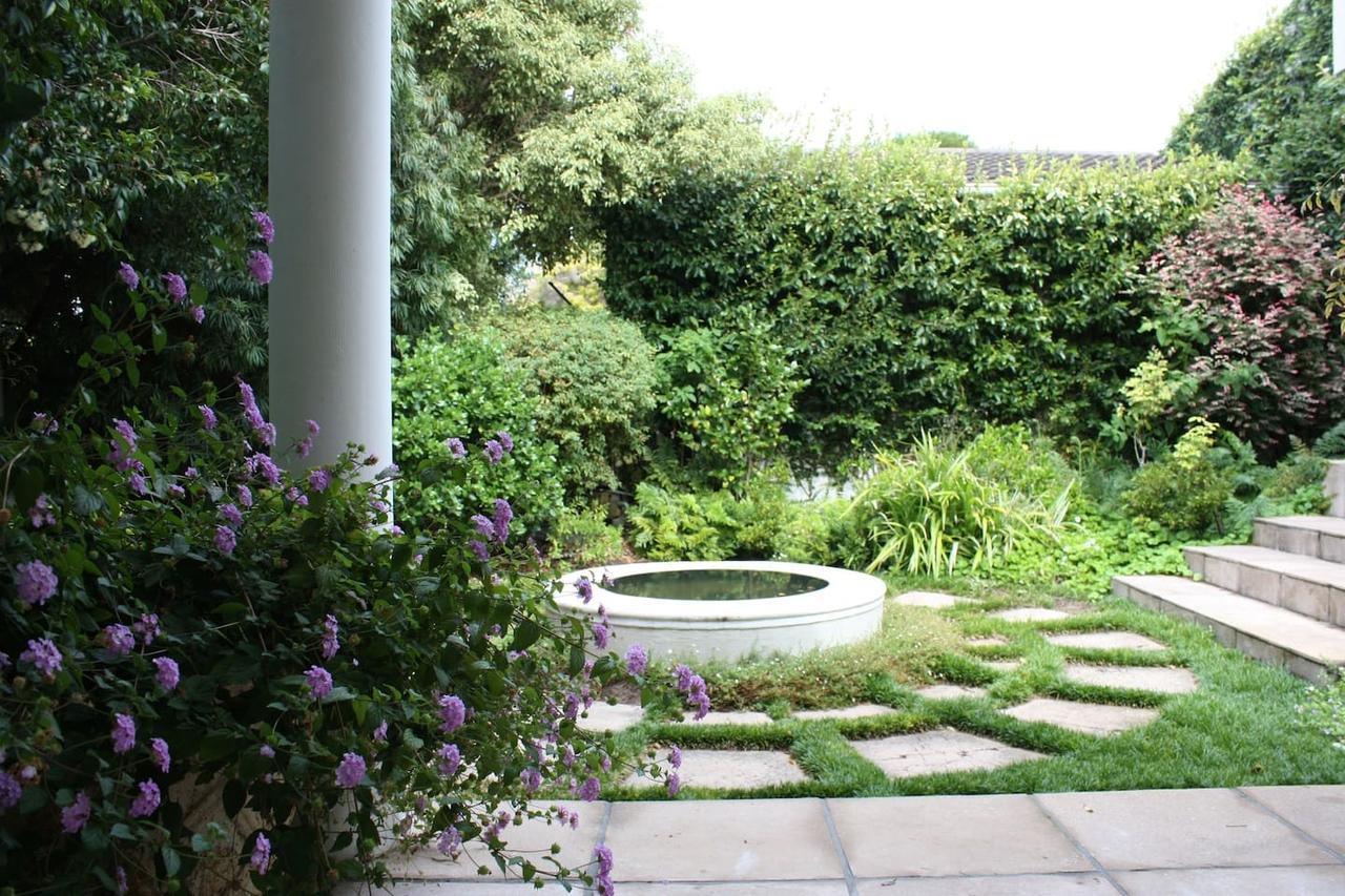 Camelot In Constantia Bed & Breakfast Кейптаун Екстериор снимка