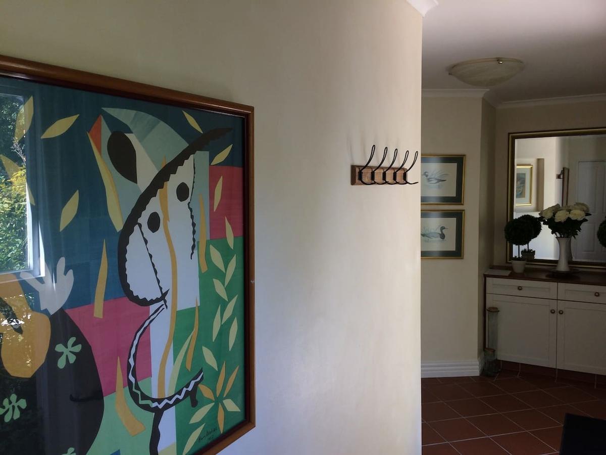 Camelot In Constantia Bed & Breakfast Кейптаун Екстериор снимка