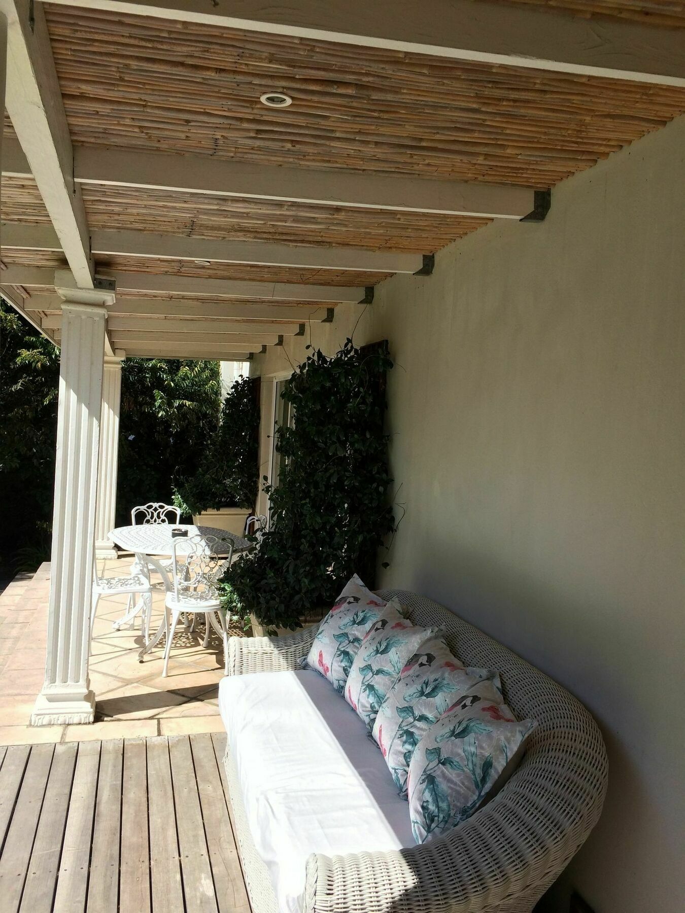 Camelot In Constantia Bed & Breakfast Кейптаун Екстериор снимка